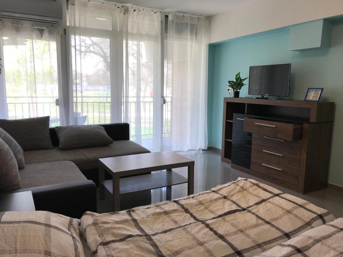 Tisza Gyongye Apartmanhaz Apartment Szeged Exterior photo